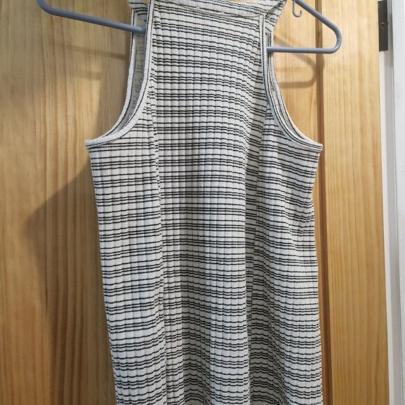 Vince Camuto black and white striped sleeveless tank top - Picture 5 of 12